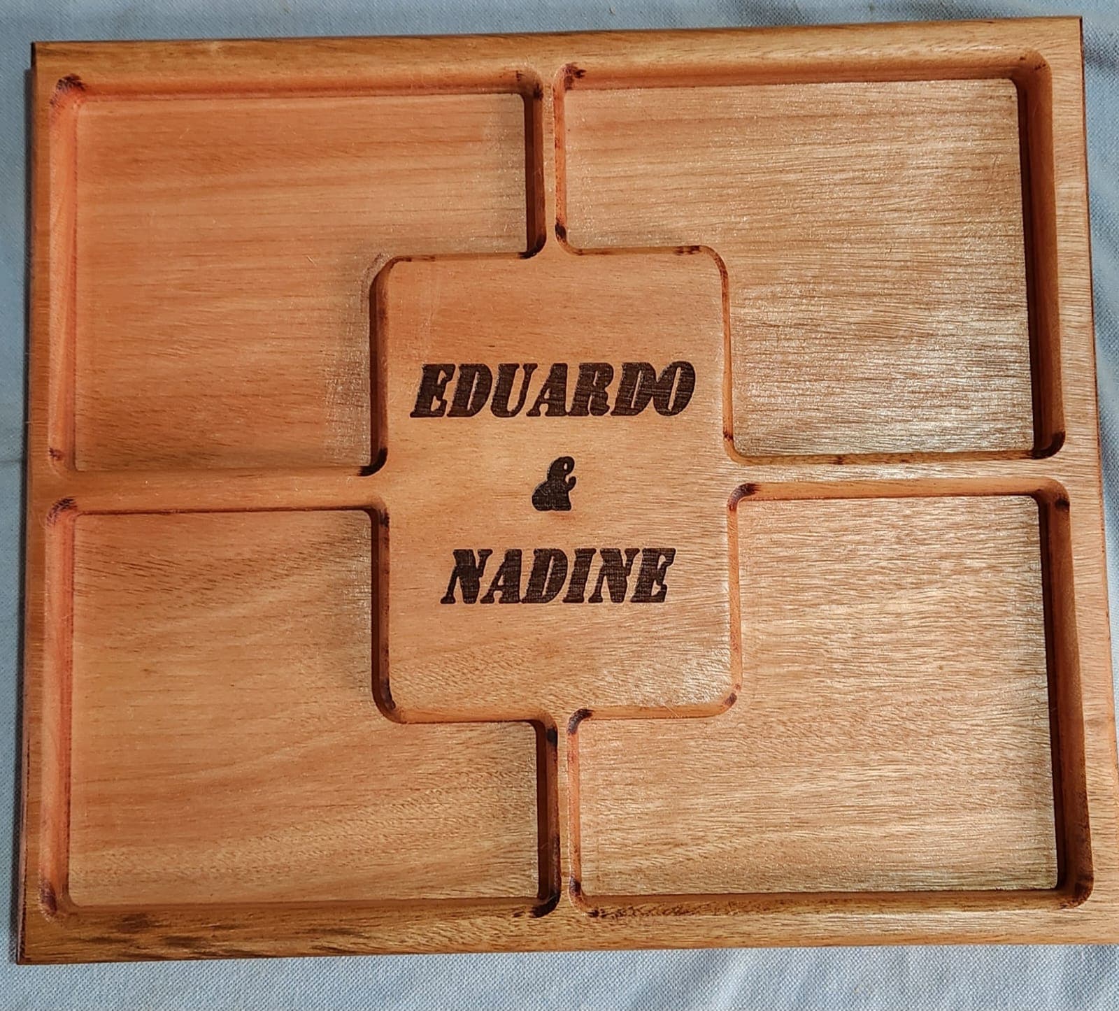 Petisqueira com Divisórias — Eduardo & Nadine